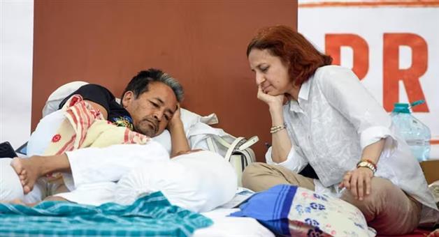 Khabar Odisha:Delhi-High-Court-Orders-Sonam-Wangchuks-Shift-to-Medanta-Hospital