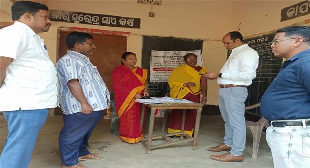 Khabar Odisha:Deputy-CEO-visited-the-booth-and-reviewed-the-work-of-the-booth-level-officers