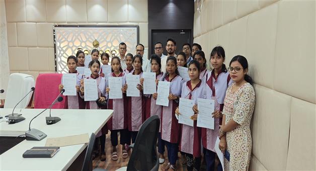 Khabar Odisha:District-Skill-Development-and-Employment-Office-issues-employment-letters-to-15-young-women
