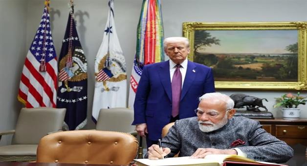 Khabar Odisha:Dont-compare-with-Pakistan-India-is-very-important-Former-US-official-explains-to-Trump