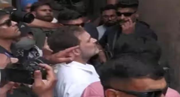 Khabar Odisha:Dont-worry-everything-will-be-fine-soon-Rahul-meets-Poonch-victims-family