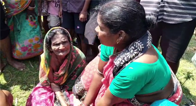 Khabar Odisha:Elderly-woman-swept-away-by-floodwaters