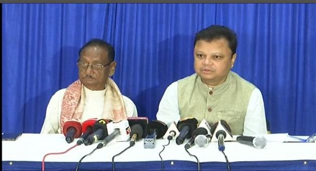 Khabar Odisha:Ex-Odisha-CM-Giridhar-Gamang-son-quit-BJP