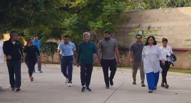 Khabar Odisha:External-affairs-minister-of-India-S-Jaishankar-share-morning-walk-image-from-Islamabad