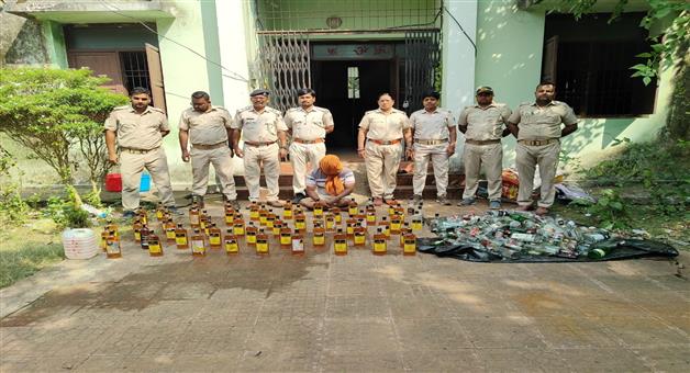 Khabar Odisha:Fake-foreign-liquor-seized-One-arrested