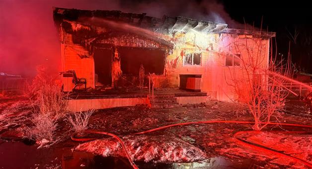 Khabar Odisha:Father-and-son-burnt-inside-shop