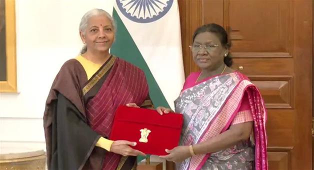 Khabar Odisha:Finance-Minister-meets-Presidnent-Draupadi-Murmu