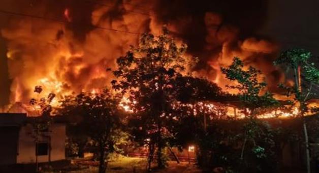 Khabar Odisha:Fire-breaks-out-in-mattress-factory-Fire-brought-under-control-after-about-6-hours