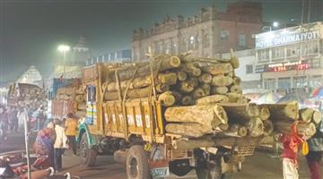 Khabar Odisha:First-Phase-Timber-For-Chariot-Construction-Reaches-Puri