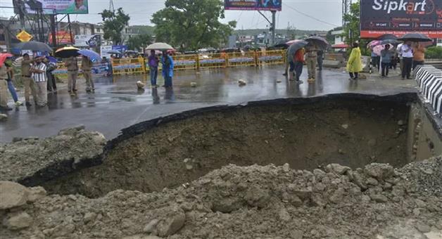 Khabar Odisha:Five-dead-in-Himachal-cloudburst-in-Kashmir-heavy-rain