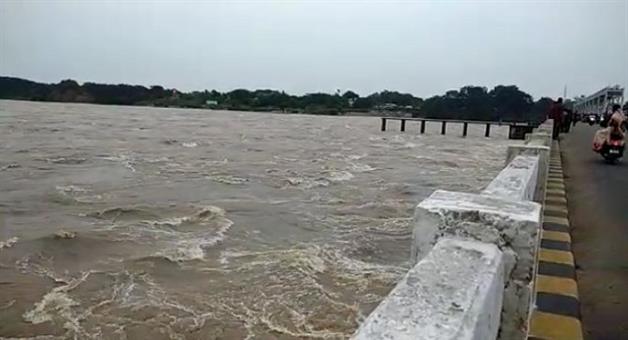 Khabar Odisha:Flood-situation-in-Sonarrekha-and-Jalka-Hundreds-of-villages-submerged