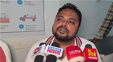 Khabar Odisha:Former-MLA-Anshuman-Mohanty-bitten-by-snake