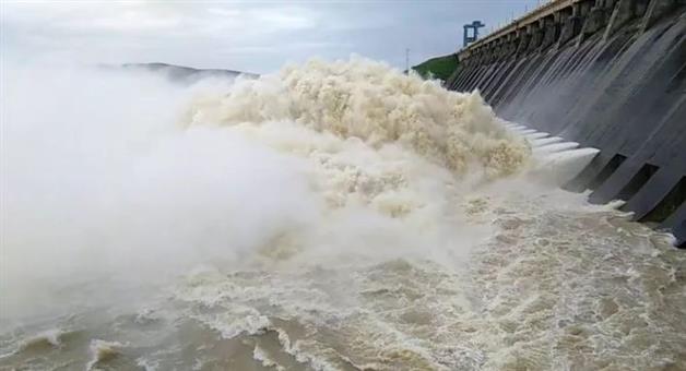 Khabar Odisha:Four-gates-closed-in-hirakud