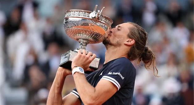 Khabar Odisha:French-Open-2026-Alexander-Zverev-Outlasts-Flavio-Cobolli-in-5-Set-Thriller-to-Win-Maiden-Grand-Slam-Title