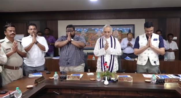 Khabar Odisha:Gajapati-Maharajs-important-meeting-at-the-temple-office