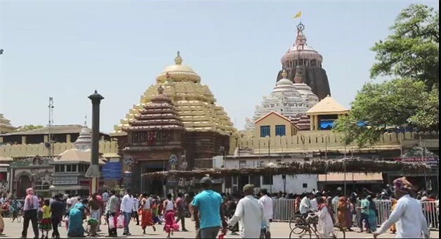 Khabar Odisha:Gajapati-Maharaja-Chairs-High-Stakes-Srimandir-Meeting