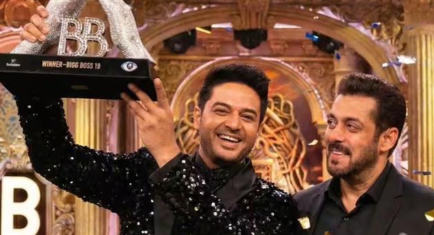 Khabar Odisha:Gaurav-Khanna-crowned-winner-of-Bigg-Boss-19-received-prize-money-of-Rs-50-lakh-along-with-trophy