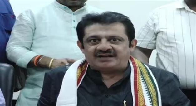 Khabar Odisha:Give-me-a-suicide-bomb-I-will-go-to-Pakistan-and-fight-Karnataka-Minister
