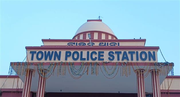 Khabar Odisha:Gold-jewellery-robbery-case-2-arrested
