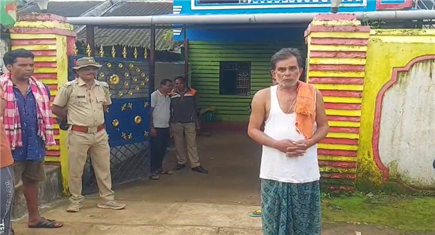 Khabar Odisha:Gold-jewellery-stolen-at-knifepoint