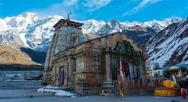 Khabar Odisha:Government-action-after-helicopter-crash-in-Kedarnath-Two-pilots-suspended