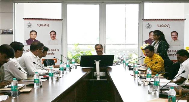 Khabar Odisha:Government-fully-committed-to-providing-rest-facilities-and-welfare-to-drivers-at-100-km-intervals-Honble-Minister
