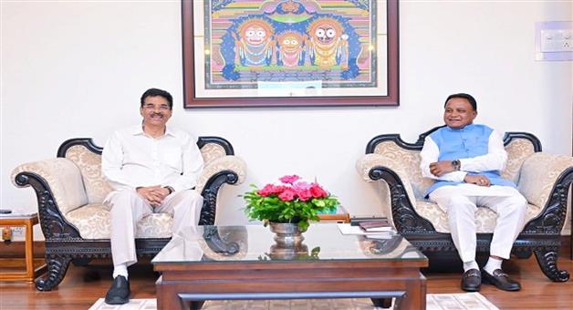 Khabar Odisha:Governor-Haribabu-Kambhampatti-and-CM-Mohan-Charan-Majhi-wish-independence-day