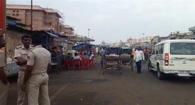 Khabar Odisha:Group-clash-over-gambling-near-Badadanda-market-in-Puri