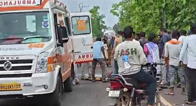 Khabar Odisha:Heartbreaking-Accident-Father-and-Young-Son-Killed-on-Way-Home