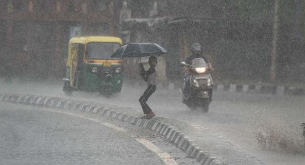 Khabar Odisha:Heavy-rain-likely-across-the-state-due-to-low-pressure-red-warning-issued-for-4-districts