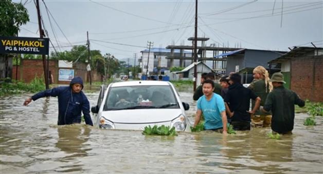 Khabar Odisha:Heavy-rainfall-causes-flooding-in-many-areas-of-Imphal