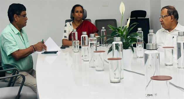 Khabar Odisha:Heavy-rains-Health-Secretary-reviews-health-situation-in-affected-districts-as-water-levels-rise