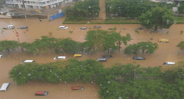 Khabar Odisha:Heavy-rains-in-Delhi-NCR-448-flights-affected-flood-threat-looms