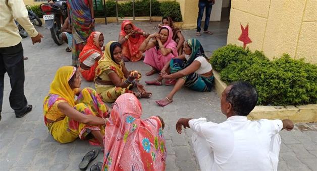 Khabar Odisha:Horrible-road-accident-in-Balrampur-truck-hits-car-returning-from-wedding