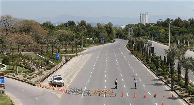 Khabar Odisha:Hotels-transport-closed-and-roads-sealed-High-alert-in-Islamabad-ahead-of-peace-talks