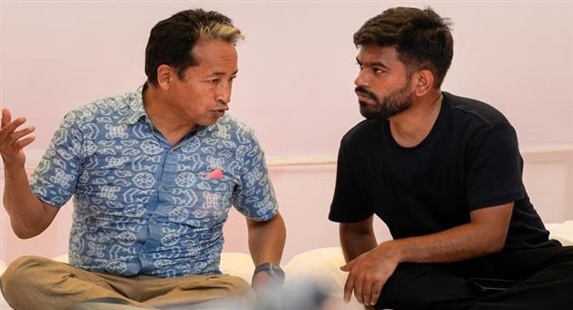 Khabar Odisha:I-cant-write-or-give-a-verdict-on-whether-CJP-leaders-will-be-corrupt-in-the-future-Sonam-Wangchuk