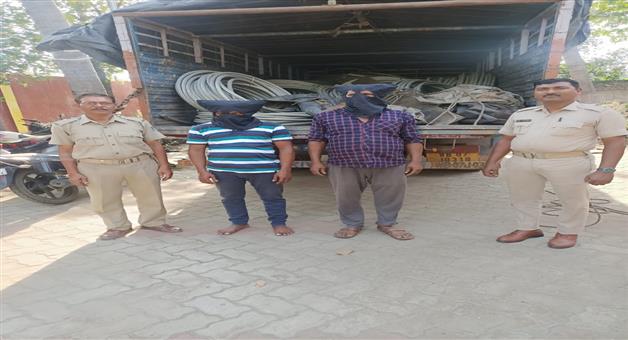 Khabar Odisha:Illegal-aluminum-material-seized-from-truck-2-arrested
