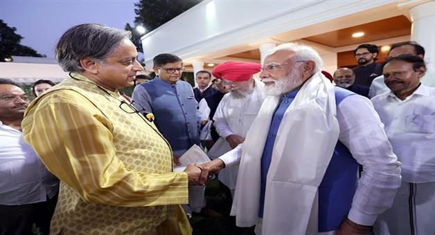 Khabar Odisha:In-what-mood-is-Shashi-Tharoor-after-praising-PM-Modi-will-he-join-BJP