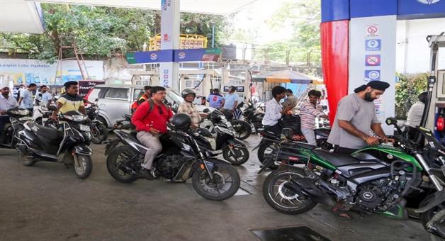 Khabar Odisha:India-Lifts-Petrol-Diesel-Sale-Restrictions-for-Commercial-Buyers