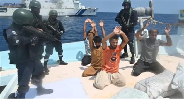 Khabar Odisha:Indian-coast-guard-and-Gujarat-ATS-Rs-3000-crore-drugs-seized