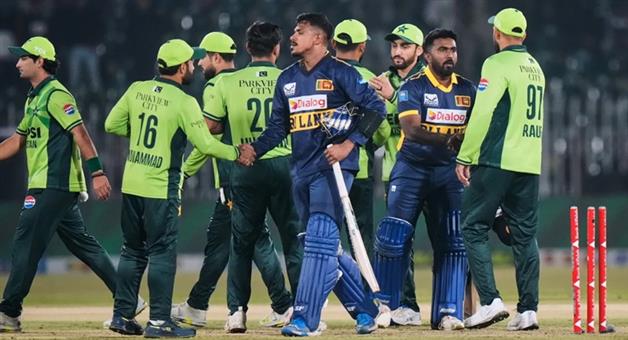 Khabar Odisha:Islamabad-bomb-blast-causes-panic-in-Sri-Lankan-team-8-players-to-leave-Pakistan-second-ODI-cancelled