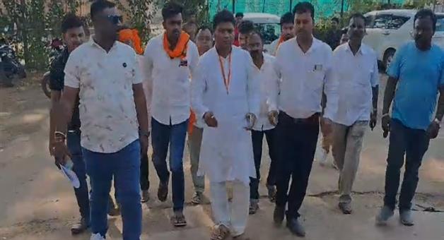 Khabar Odisha:Jhariga-MLA-candidate-Narsingh-Bhatra-attacked