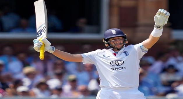 Khabar Odisha:Joe-Root-breaks-Kallis-Dravids-record-becomes-third-batsman-to-score-most-runs