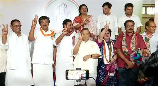Khabar Odisha:Late-MP-Pyarimohan-Mohapatras-daughter-Sikta-Pati-joins-Congress