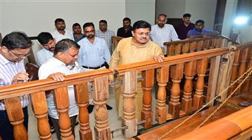 Khabar Odisha:Law-Minister-inspects-the-infrastructure-and-barricades-for-the-dedicated-queue-based-Darshan-system-currently-under-construction-at-the-Srimandir