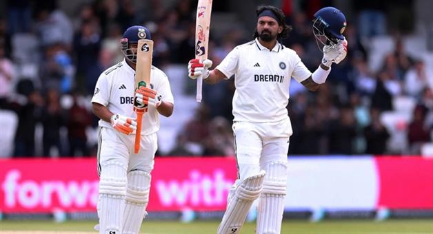 Khabar Odisha:Leeds-Test-in-thrilling-mode-India-now-has-bowling-hopes
