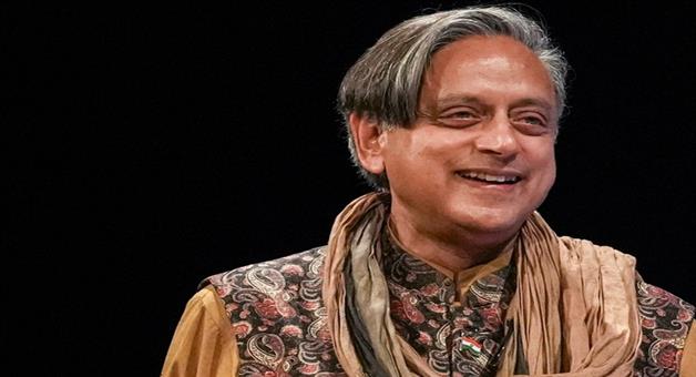 Khabar Odisha:Lotus-blooms-in-Tharoors-parliament-area-when-will-Congress-take-action