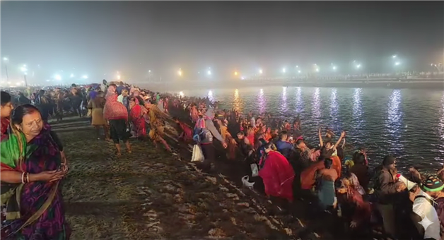 Khabar Odisha:Magha-Saptami-Thousands-Take-Holy-Dip-in-Chandrabhaga