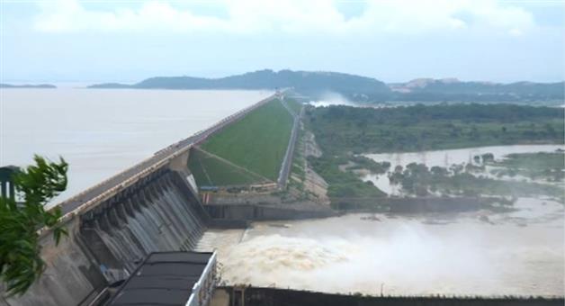 Khabar Odisha:Mahanadi-Flood-Threat-Eases-Hirakud-Water-Level-Drops-as-Breach-Repairing-Speed-Urged