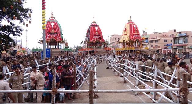 Khabar Odisha:Mahaprabhu-will-return-from-Janmabhedi-to-Ratnavedi-devotees-had-their-last-darshan-at-Adpa-Mandap